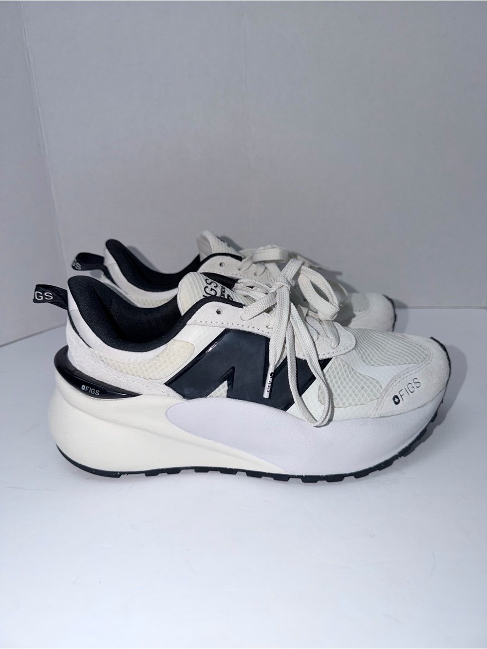 Figs x New Balance 3447 Unisex Sneakers Size 6.5W/5M Cream